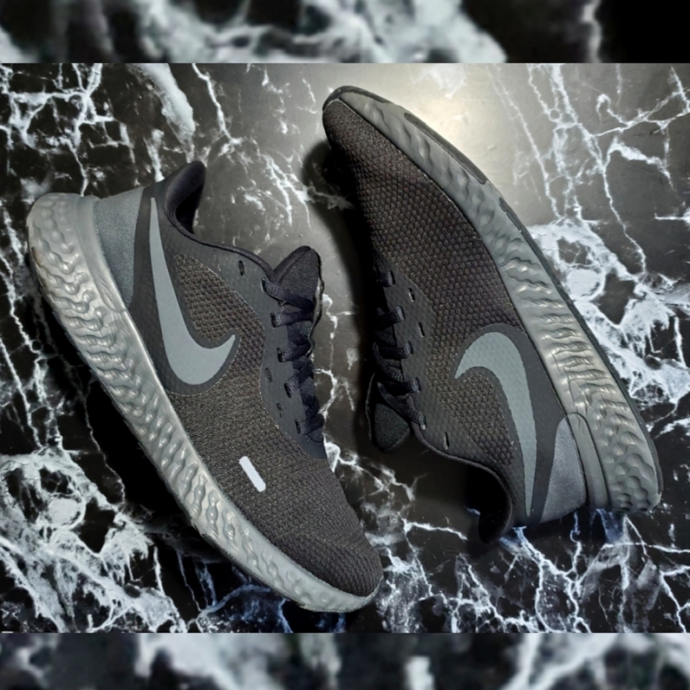 Nike Revolution 5 Black Running Shoes